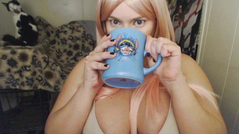 Scarlet Vixen: Burping blondine