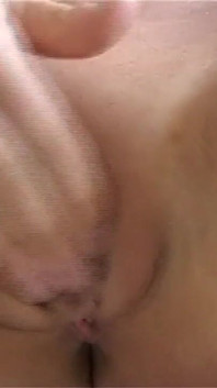 Putas cachondas masturbándose y tocando su coño dándose orgasmos placenteros, película completa en hd