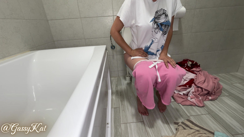 GassyKat: The Daily Toilet Episode 29
