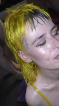 Debutto Bukkake facciale per lana banana
