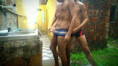 MiguellTrajano: मेरे पड़ोसी को मेरे साथ पिछवाड़े में खेलना पसंद है