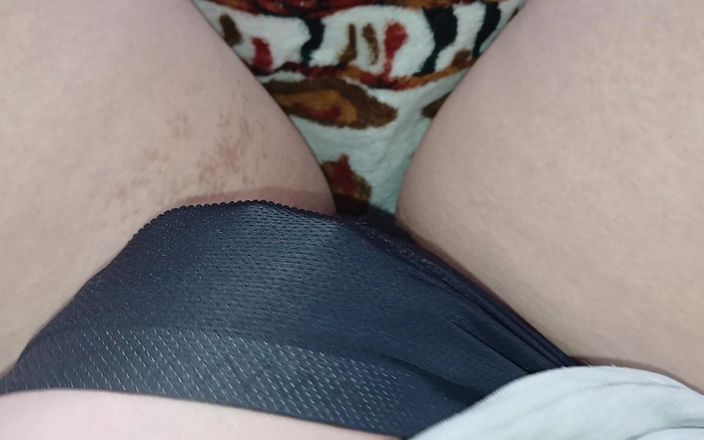 Lesbian-illusion: Terfi için sırayla patronumuzun götünü yalıyor