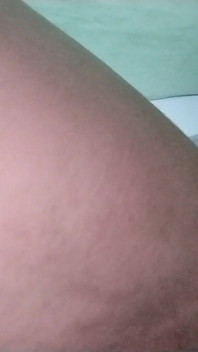 Futută în poziția capră de băiatul de 18 ani și curățându-și pula după ce mi-a umplut pizda cu spermă