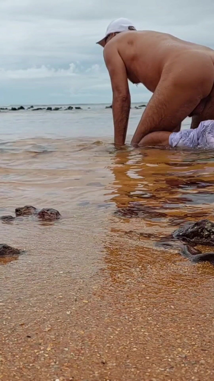 Ladysilvas: Ladysilva Na Praia Ficando Pelada Que Bunda Gostosa Bronzeada Com...