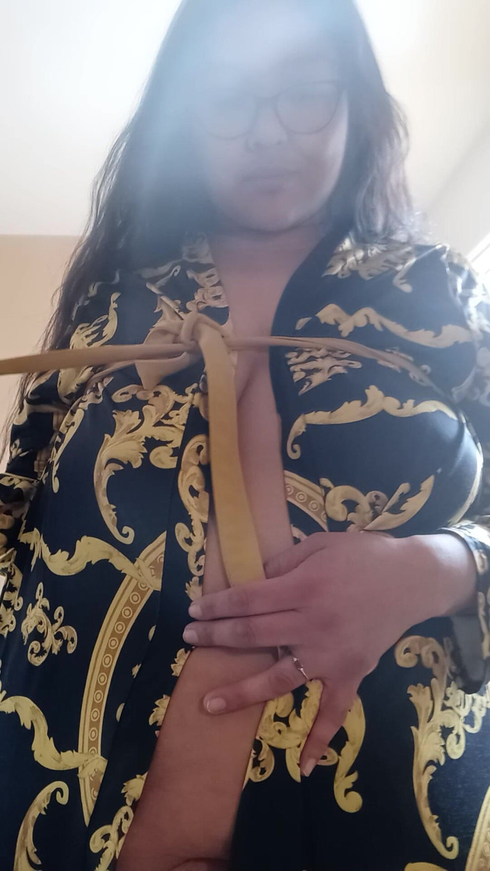 DeesDeepThroat: Flashing My Ass