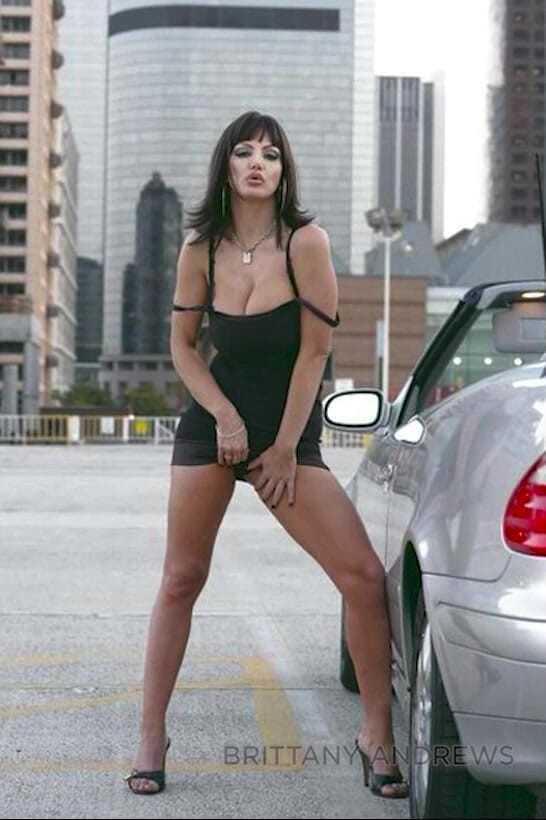 Brittany Andrews: Coño De Lujo En Un Mercedes