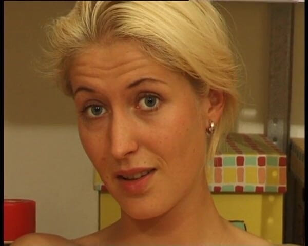 YOUR FIRST PORN: Beim Perversen Wichsen Bei Der Arbeit Erwischt - Pego masturbando no...