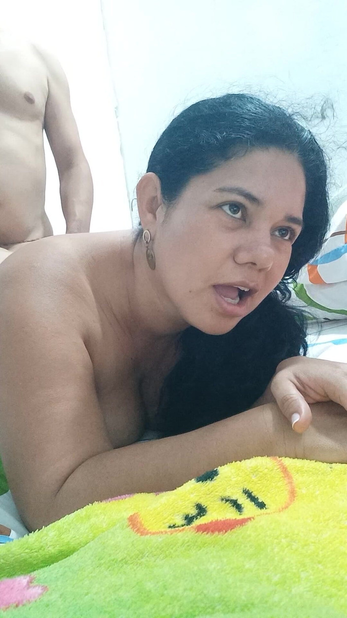 Valkyrie and Luigy Couple: मेरी रंडी प्रेमिका को स्वादिष्ट फुहार छोड़ने वाले शौकिया विनम्र गुलाम के रूप में मेरी गेंदों, गहरे गले और सख्त गांड चुदाई चूसना पसंद है