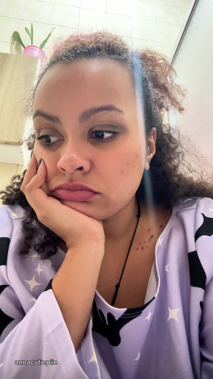 Cutiepiie Chubby: Gadis sange ini lagi asik dan di toilet!