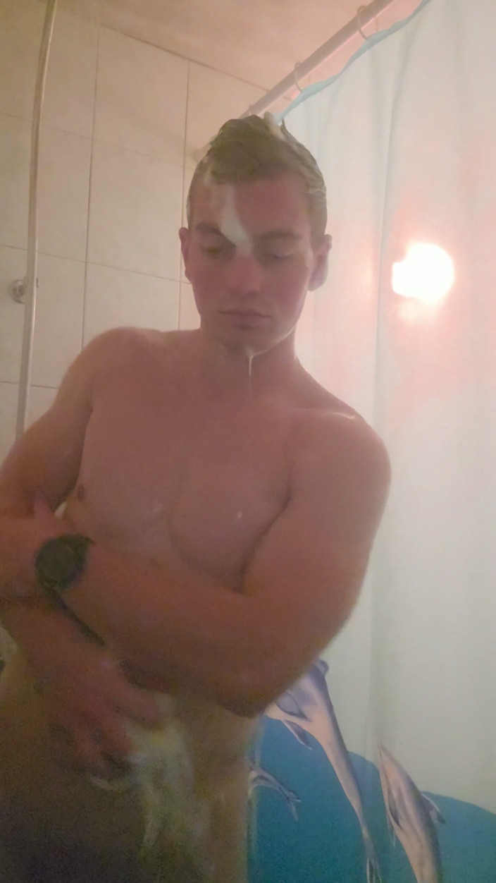 TedyxXx: Hadi birlikte banyo yapalım.