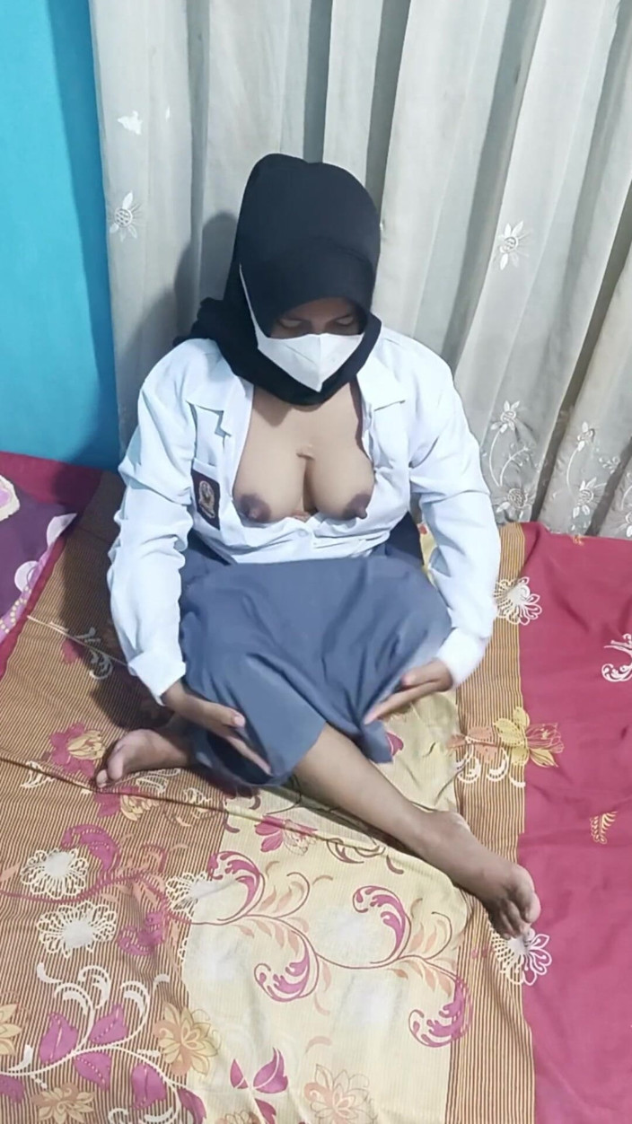 Rania: Pelajar kolej melancap sebelum pergi ke kolej