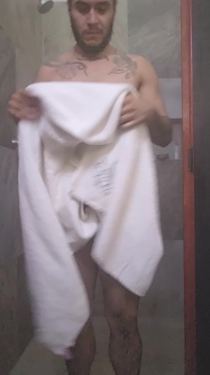 Alxndr McFee: BẠN SẼ TẮM VỚI TÔI CHỨ?