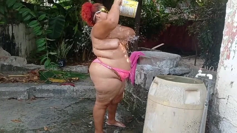 Gordita Culo Rico: My Whore Stepmother Takes a Shower in the Patio