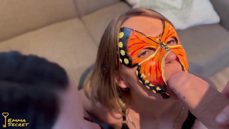 Emma Secret: 하드코어 섹스! 25cm의 의붓아빠가 쓰리섬에 유혹당해! (최고의 장면)