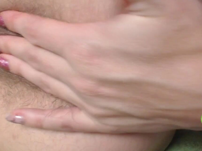 Risky Hairy Couple: La miLF pelosa si apre e mostra la sua grande...