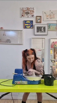 Bunny büyük memeli seksi çömlekçi
