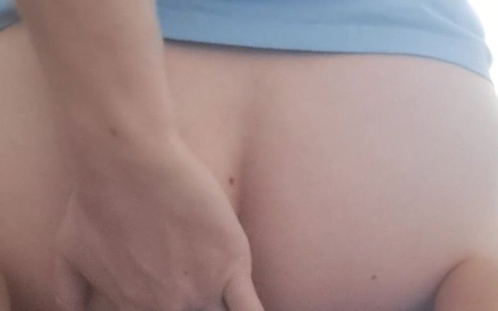 Becky_Boy: Fofa garanhão estica seu buraco com vibrador