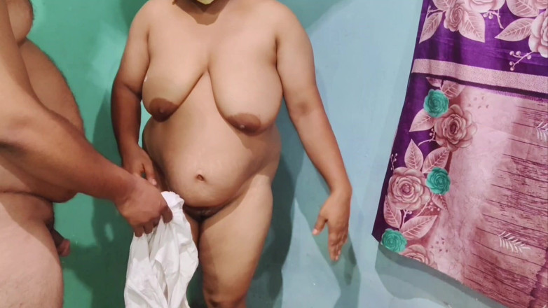 Glaab: Pembantu rumah tangga menggodaku jadi aku memutuskan untuk ngentot bich...