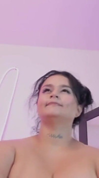 En mis tetas o en mi gran barriga quieres dejar tu leche