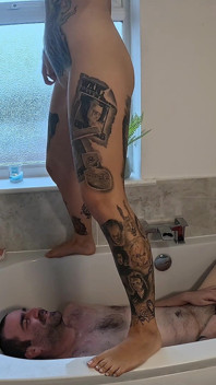 Sottomessa bagno