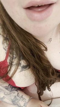 Dentelle rouge, masturbation mutuelle virtuelle