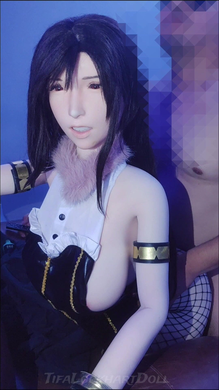 Tifa Lockhart doll: After Dark at the Honey Bee Inn, Tifa's Buzzing for...