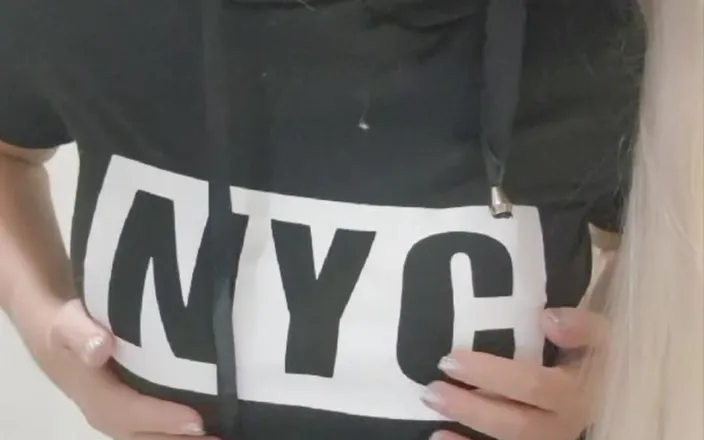 Anna Lynx: Masturbating to Your Dick Pic
