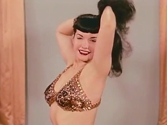 Vintage Usa: Compilation. Danse érotique et combat de chat d'une MILF sexy vintage (pas...