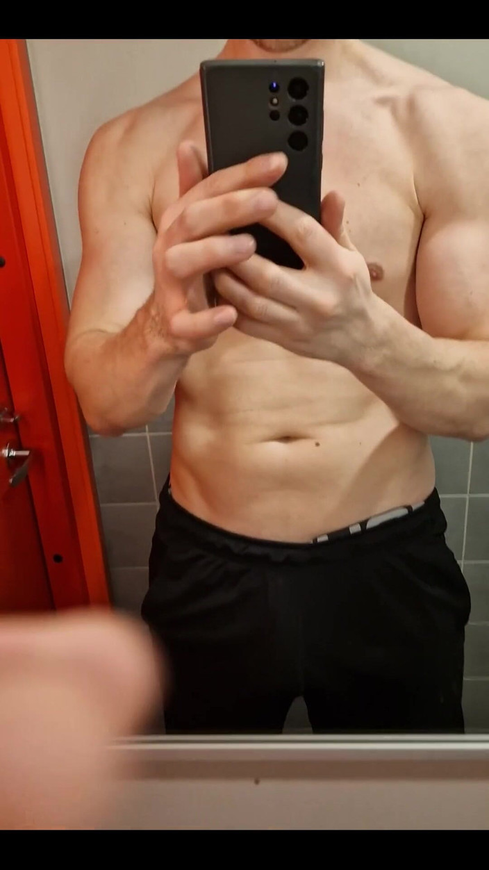 Awesome A: På gymmet Locker Room