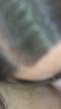 Moglie puttana ingoia sperma come una brava troia