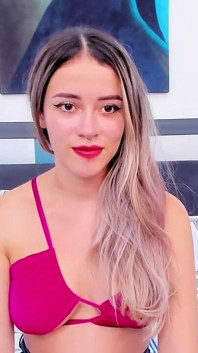 Blonde Latina Will Immer in Ihrem Zimmer Hart Gefickt Werden