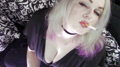 Smoke Temptress Annie Vox - Smoking Fetish: Menari merah dalam pakaian hitam