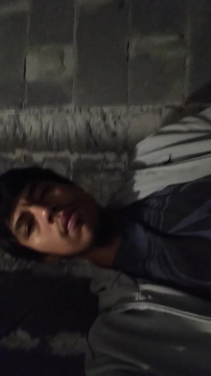 AlexAlejandro13: Sitzen sie neben dem befestigten badezimmer