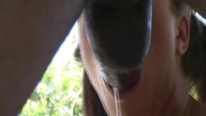 XXXEROTICONLY: Gangbang Calda Con Una MILF Bruna Che Ha Squirtato a...