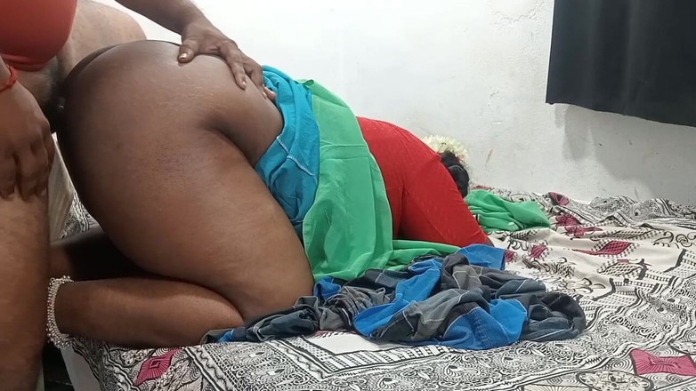 Veni: Tamil Stepmom Caught Stepson Masturbate and Helped Him Cum Quickly