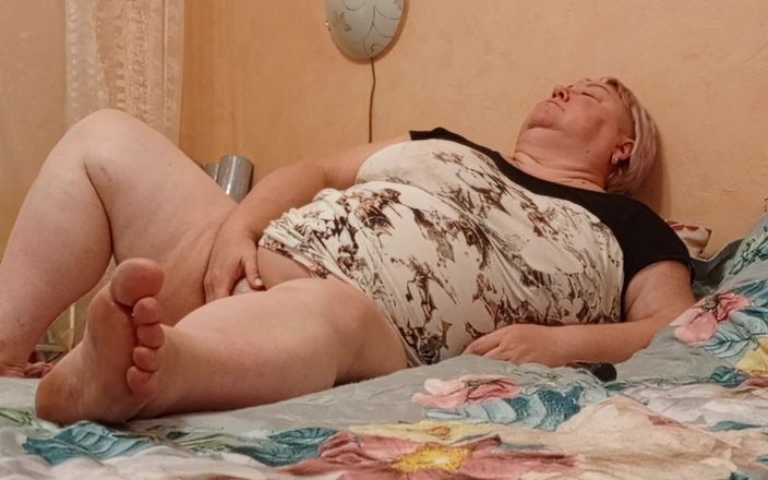 Zona901: Вечірня мастурбація пизди від мачухи