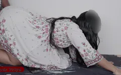 Quente indiana Devar flertando com bunda apertada, foda dura ao esticar