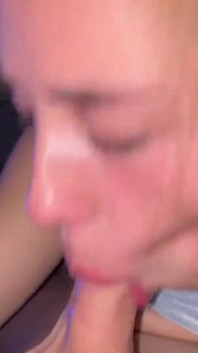 Liet me zijn lul niet uit mijn mond nemen totdat hij in mijn keel klaarkomt