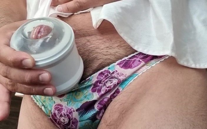 My panties: Sborro in mutandine sexy e bambolina