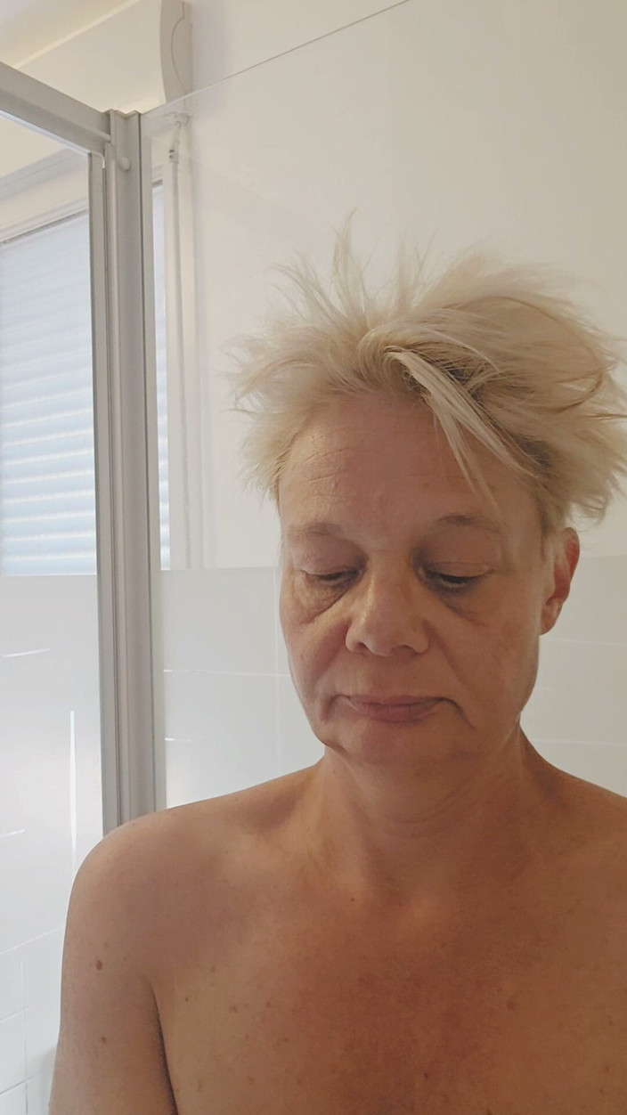 Sofy13: Viens Passer Un Moment Intime Sous La Douche Avec Une...