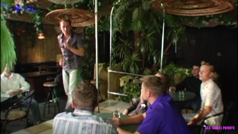 Czech Pornzone: Gangbang Czech dengan setiausaha miang