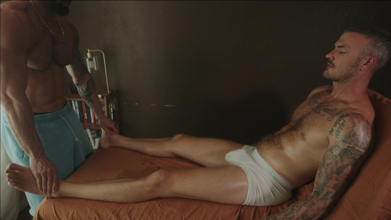 Fitcamgay: Massage érotique profond avec fin heureuse