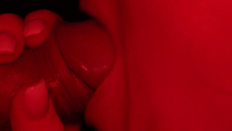 Leo15398: Zuigen als in een rood licht disctrict