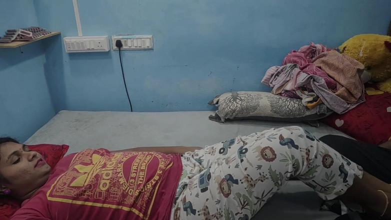 Vaigavarun Feet romance: Footjob avec couilles