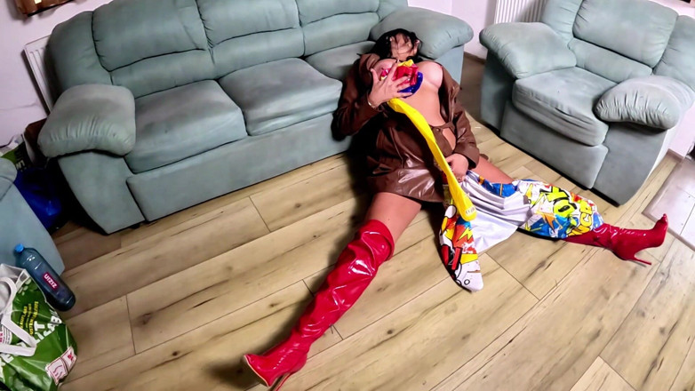 MilfyCalla: Dominant Leather MILF Inflatable Smash Fetish. Giant Hammer, Doggy, Cum...