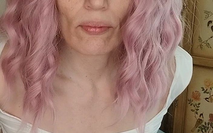 Sexiebabi: SexieBabi секретарша раздевается