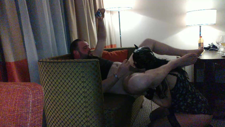 Toilet Mommy: Solo Usa Su Garganta Y Luego Correte En Su Cara