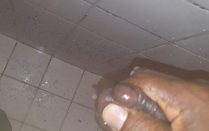 Black guy: Masturbando s6 e5