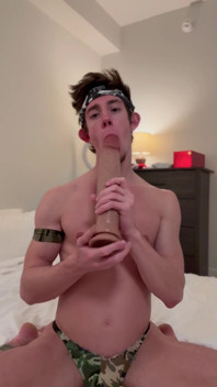 Biorąc 12-calowy dildo