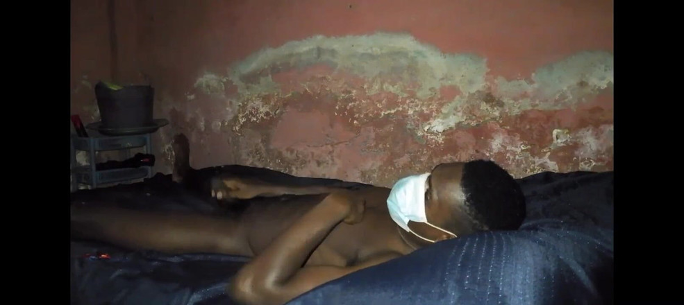 Masturbator emmy: 침대에서 따먹히는 좋은 맛